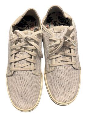 OluKai Pehuea Li sneakers Women's Size 9.5 light grey mesh fabric 20379-DWDW